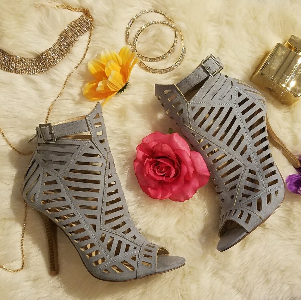 Chelsea & Zoe Heels